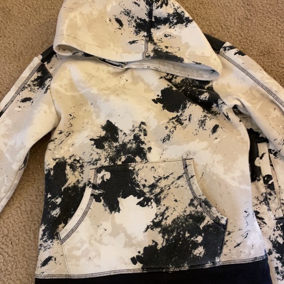 Matching sweat outfits - Picture 2 of 3